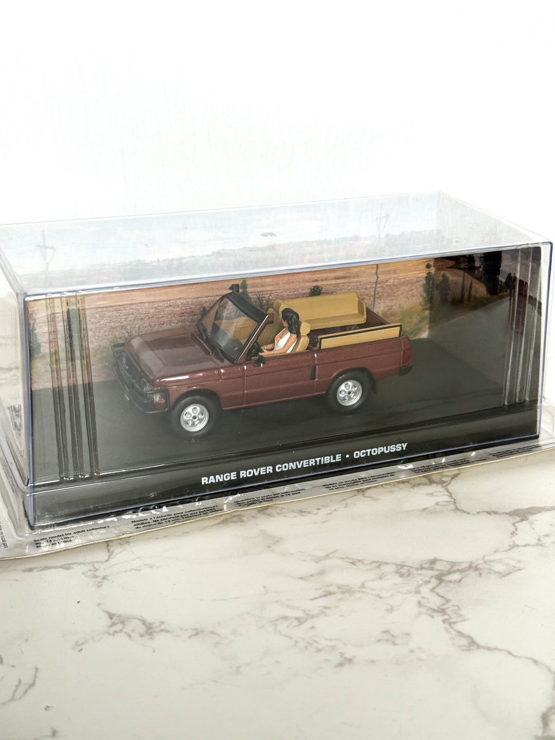 Miniature Fabbri 1/43 – Range Rover Cabriolet – James Bond Octopussy – Diecast