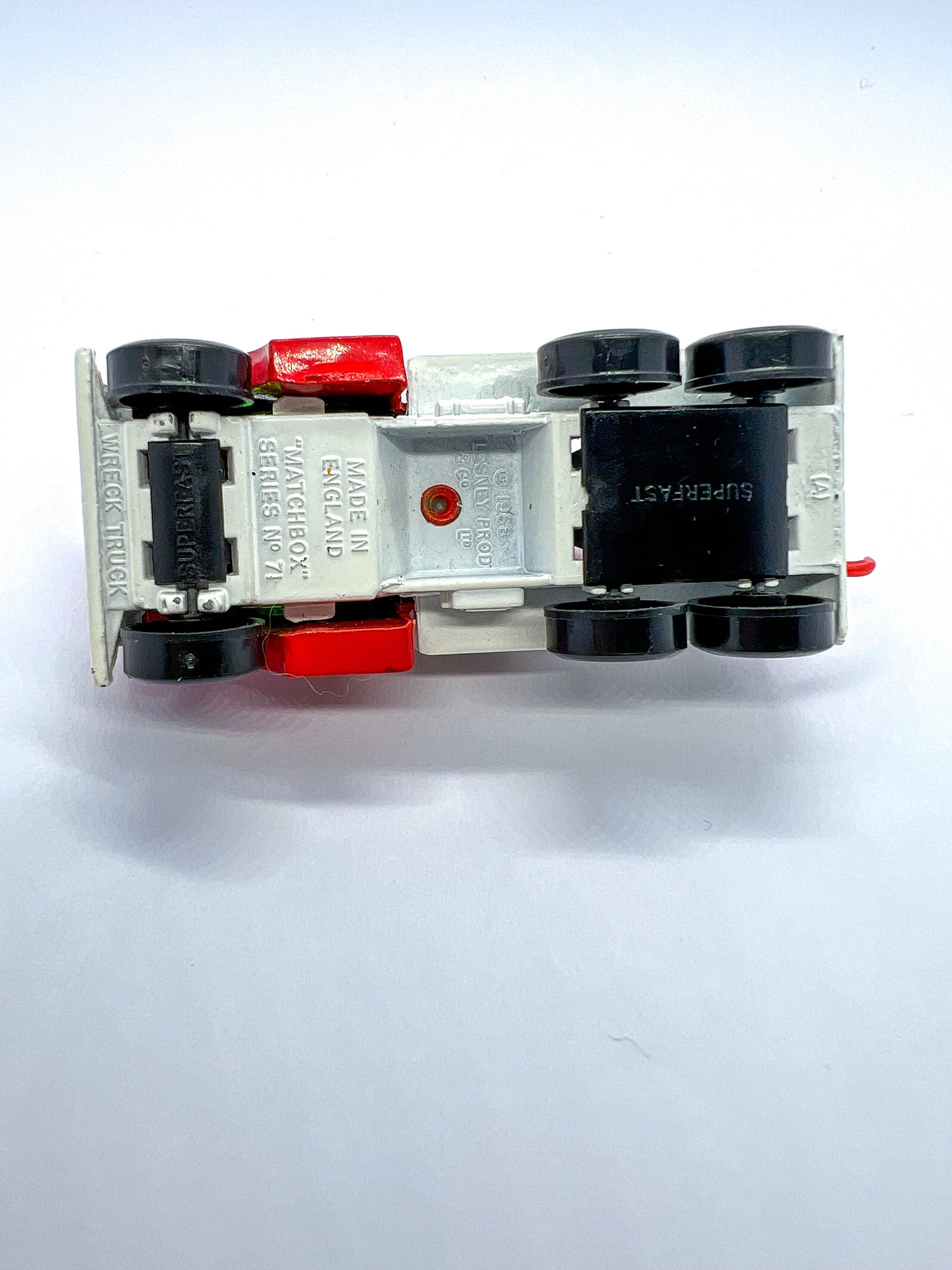Vintage Lesney Matchbox ESSO Wreck Truck No. 71: Diecast Crane