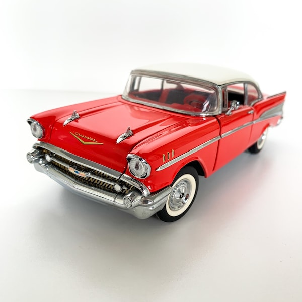 franklin mint 1/24 Scale - 1957 Chevrolet Belair , red white,Diecast Model Car