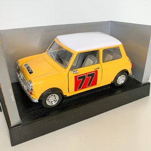 Mini Cooper number 77 - Sunnyside 1:16 Scale - Diecast Model Car - Partner gift