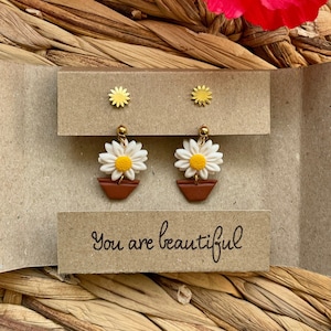 Daisy Flower Polymer Clay Earrings: Handmade Floral Jewelry Set