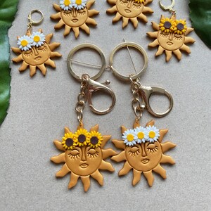 Tournesol marguerite porte clé en pâte polymère, accessoire fait main, emballage unique, cadeau pour elle, fête des mères