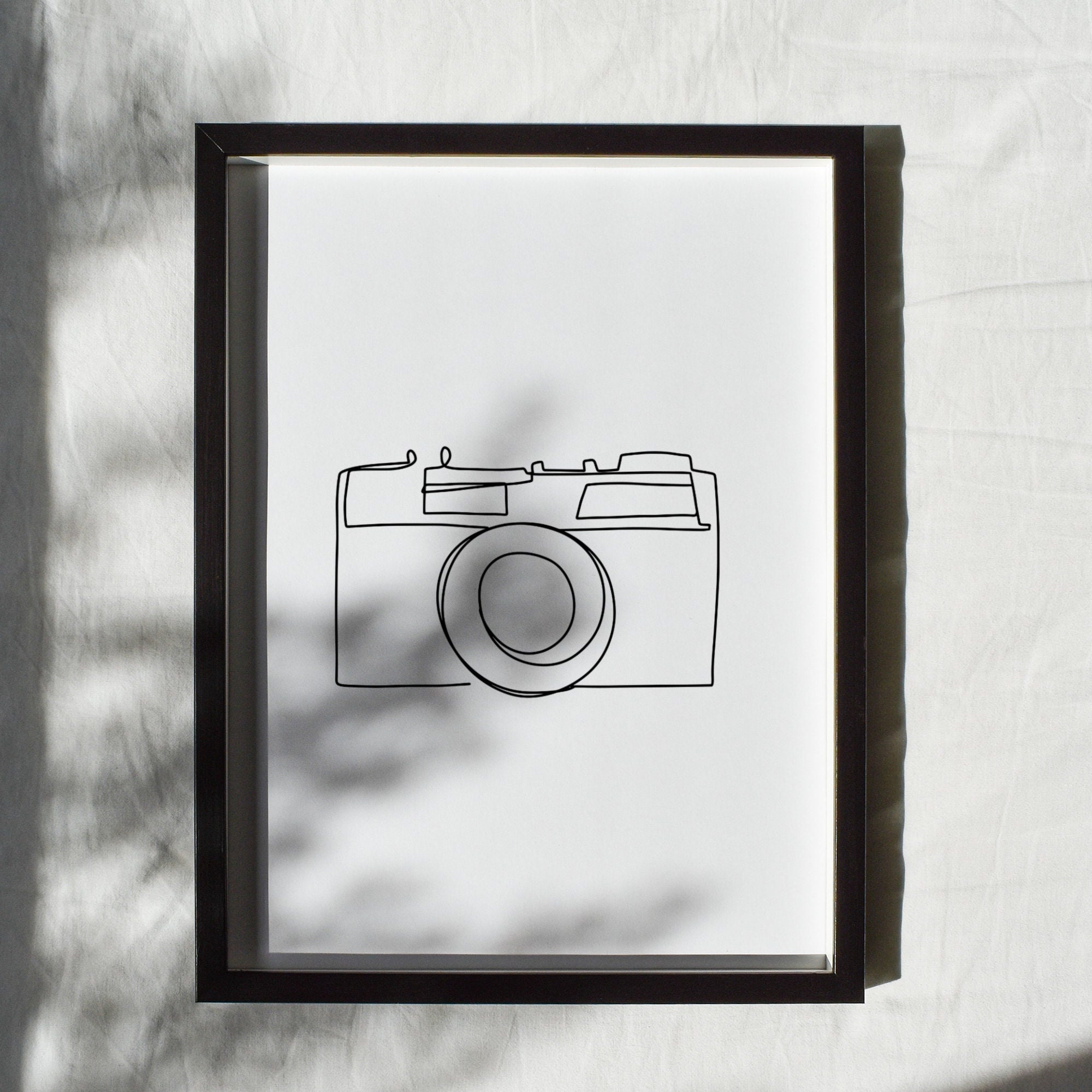 camera-simple-line-drawing