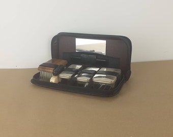 Vintage 1950s Chromium Plated Gents Travel Vanity Grooming Set In Zipped Case.