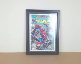 Framed 1992 Spiderman Comic Book: Return to the Mad Dog - Near Mint
