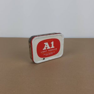 Ringer's A1 Light Tobacco. Vintage Collectable Advertisement Tin