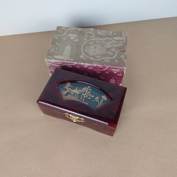 Trinket box with Chinese garden lid. Brown wooden… - image 2