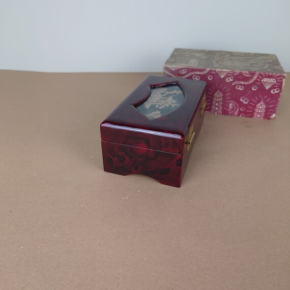 Trinket box with Chinese garden lid. Brown wooden… - image 6