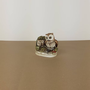 Vintage three owls on a log figurine. Porzellanfabrik Carl Scheidig East Germany. Ceramic owl. Owl gift.