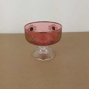 チェコのボヘミアン ルビー クリスタル ガラス ボウル。ヴィンテージ ボヘミア グラム ディッシュ。チェコスロバキア製