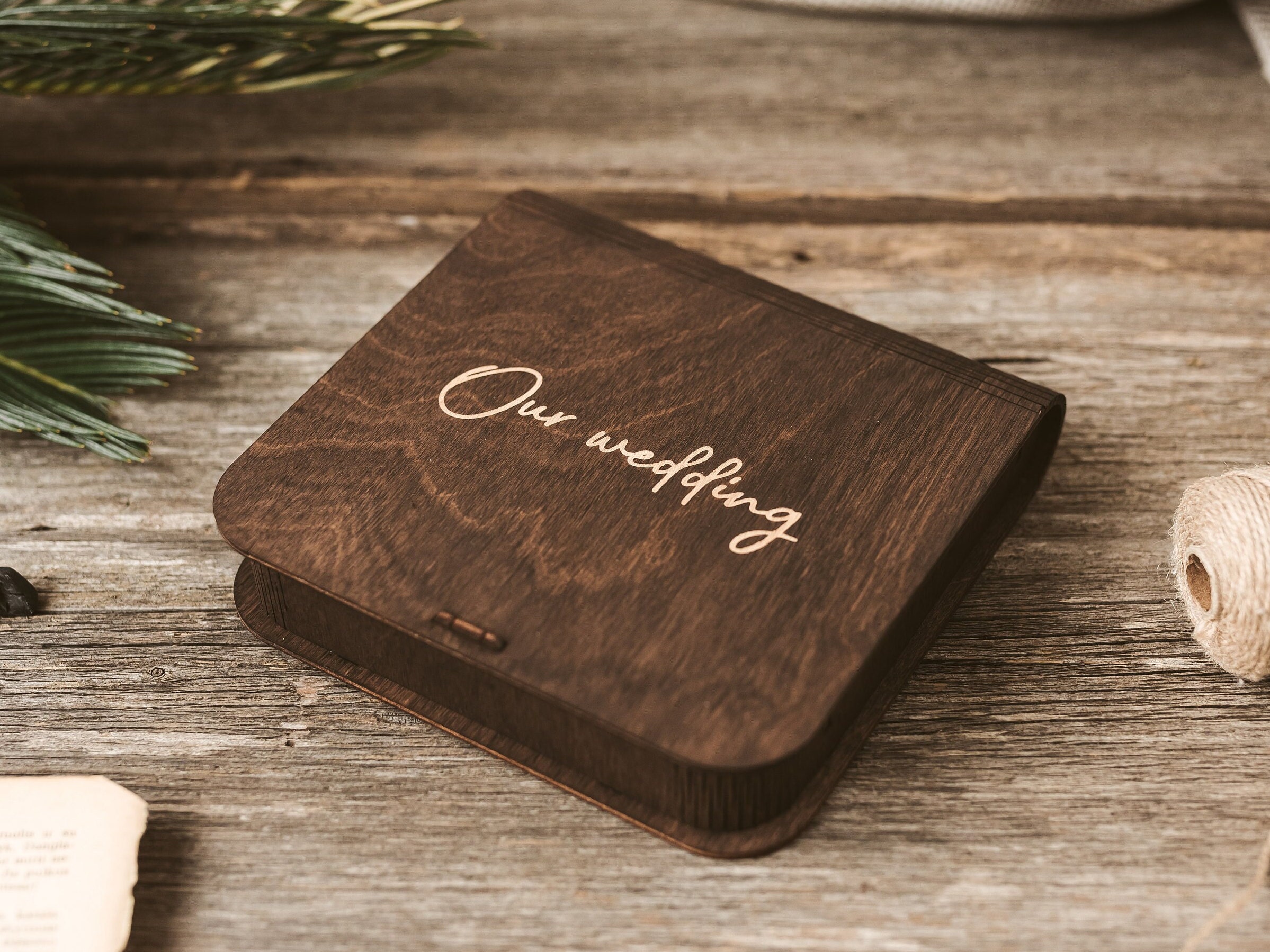 Classic photo box for 10x15cm (4x6) pictures. Walnut color vintage memories photo box. Wedding photo box. Wedding photo package box