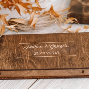 Set aus 10 Stück, 13x18cm (5x7) rustikalen Fotoboxen aus Holz. Pärchen Erinnerungsbox mit USB. Rustikale Foto-Geschenkbox. Erinnerungsbox für Paare