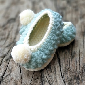 Instant download pdf CROCHET PATTERN for Baby Girl Slipper, Baby booties crochet pattern in 4 sizes 0-12 months, perfect baby shower gift