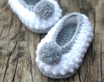 Easy Crochet INSTANT DOWNLOAD PDF Crochet pattern for Baby Girl Slipper, Diy Baby booties crochet pattern 4 sizes 0-12 months.