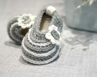 Crochet Baby Booties Pattern: DIY Mary Jane Sandal (PDF Pattern)