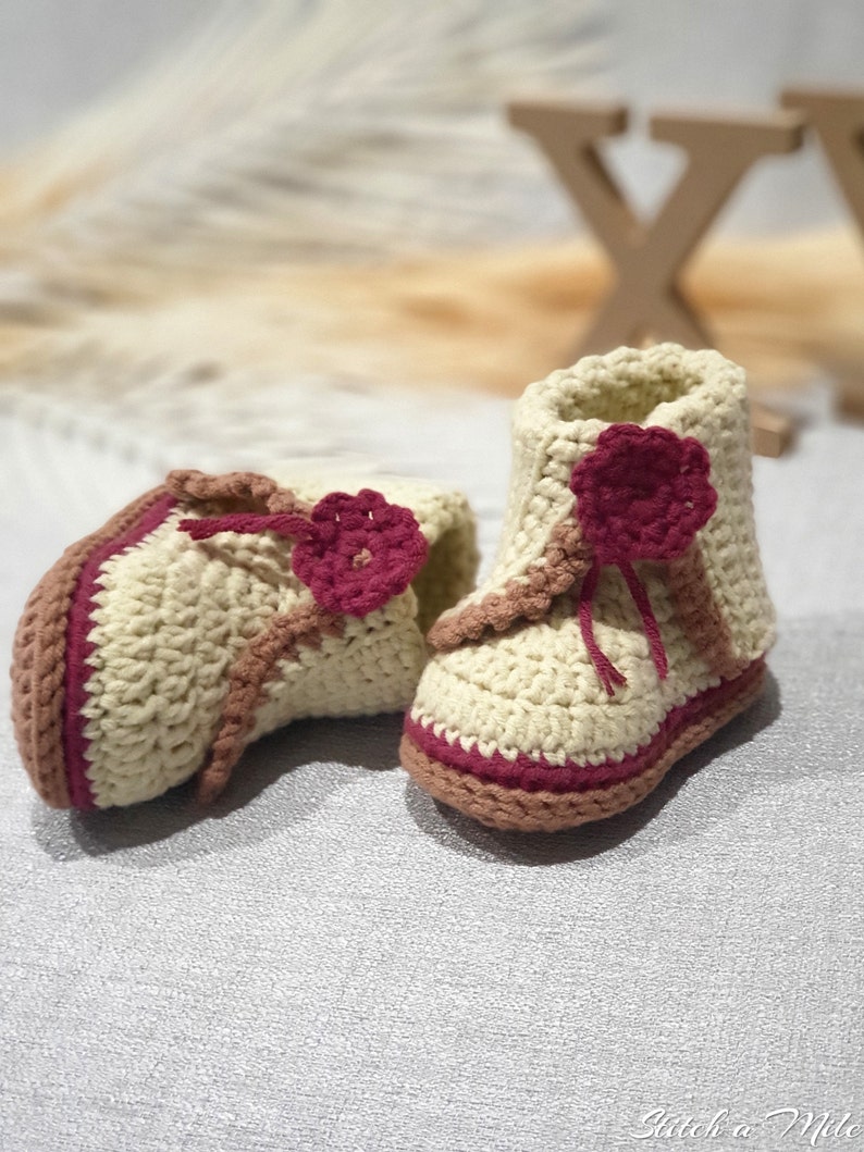 Mönster för virkade babyskor: Blomsterflickaskor (PDF-mönster) bild 9