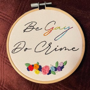 Be Gay Do Crime borduurringkunst: Rainbow Pride Decor (4 inch)