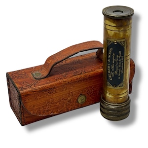 Caleidoscopio in ottone anticato con custodia in pelle goffrata – Giocattolo ottico vintage Gilbert & Sons – Regalo con decorazione nautica steampunk