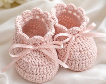 Crochet Baby Booties Pattern PDF, Scalloped Infant Shoes, Ribbed Newborn Slippers with Satin Ribbon