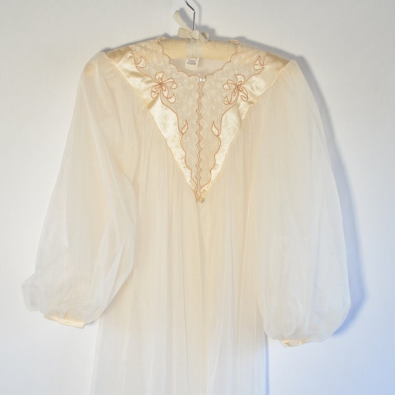 1960's Vintage Chiffon Dressing Gown SZ Med - image 1