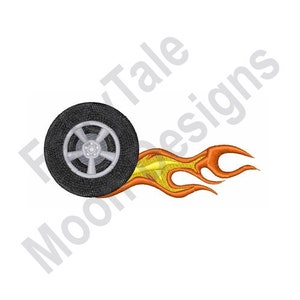 Pneumatico in fiamme - Ricamo a macchina. Ricamo di pneumatici da corsa, disegno di pneumatici da corsa, disegno di pneumatici da auto da corsa, ricamo di pneumatici in fiamme