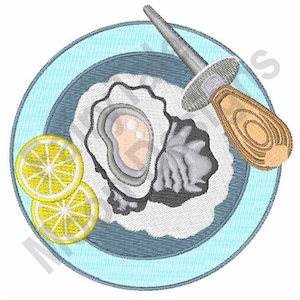 Puede incluir: Un plato azul con una ostra, dos gajos de limón y un cuchillo para abrir ostras.