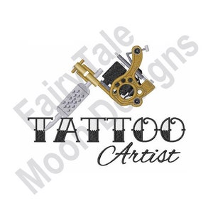 Pode incluir: Uma máquina de tatuagem dourada e prateada com o texto "TATTOO Artist" em letras pretas e brancas.