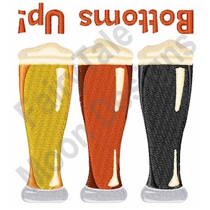 Puede incluir: Tres vasos altos de cerveza con espuma en la parte superior. Los vasos están llenos de cerveza de diferentes colores: una cerveza amarilla clara, una cerveza ámbar oscura y una cerveza negra oscura. El texto "Bottoms up" está escrito encima de los vasos.