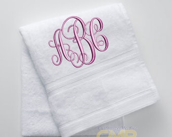 Personalized Bath Towels Embroidered Monogrammed/ Initial towels/ wedding gift/ birthday gift/ Towel Set