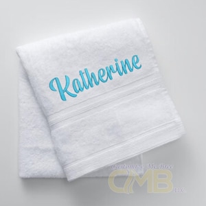Personalized Bath Towels Embroidered Monogrammed/ Initial towels/ wedding gift/ birthday gift/ Towel Set