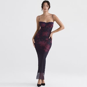 Elegance Redefined: Dark Femme Retro Dress for Unparalleled Glamour