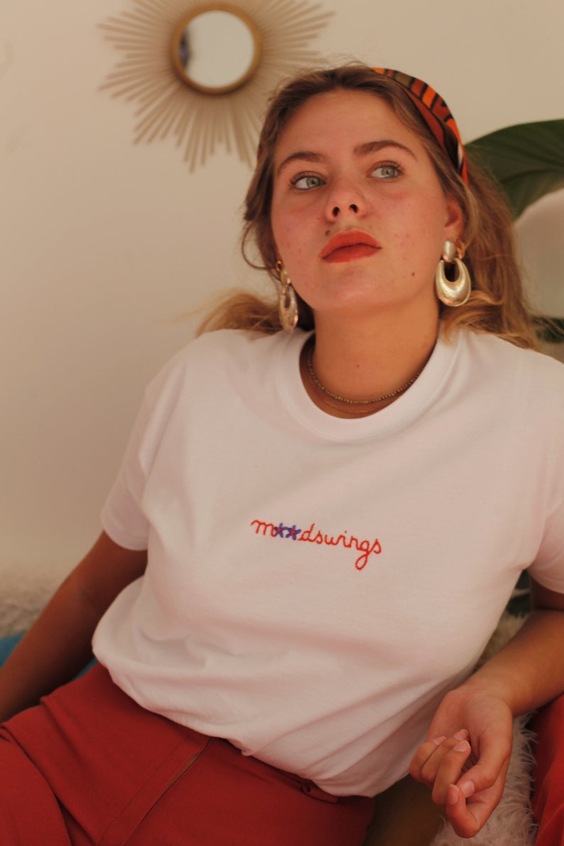 Hand embroidered unisexe cotton t-shirt Moodswings image 1