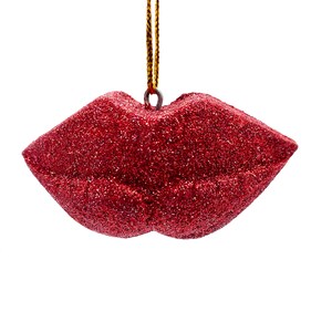 Op de afbeelding: Rode glitter lippen ornament met een gouden touwtje om op te hangen.