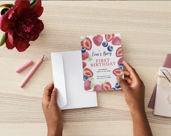 Invitación de primer cumpleaños con temática de fresas, plantilla editable de Canva (descarga digital)