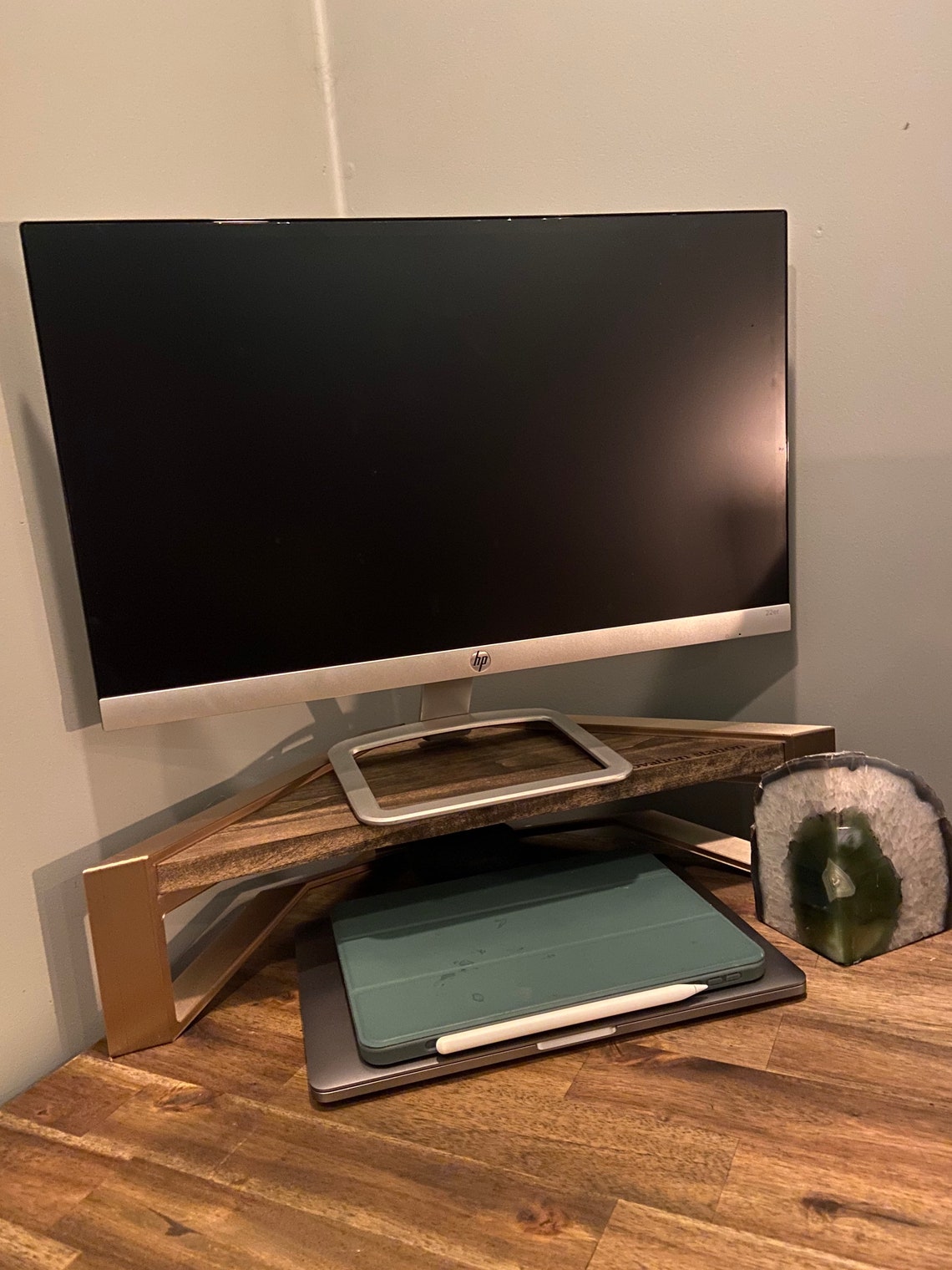 Elevador de monitor de esquina hecho a mano ahorrador de | Etsy