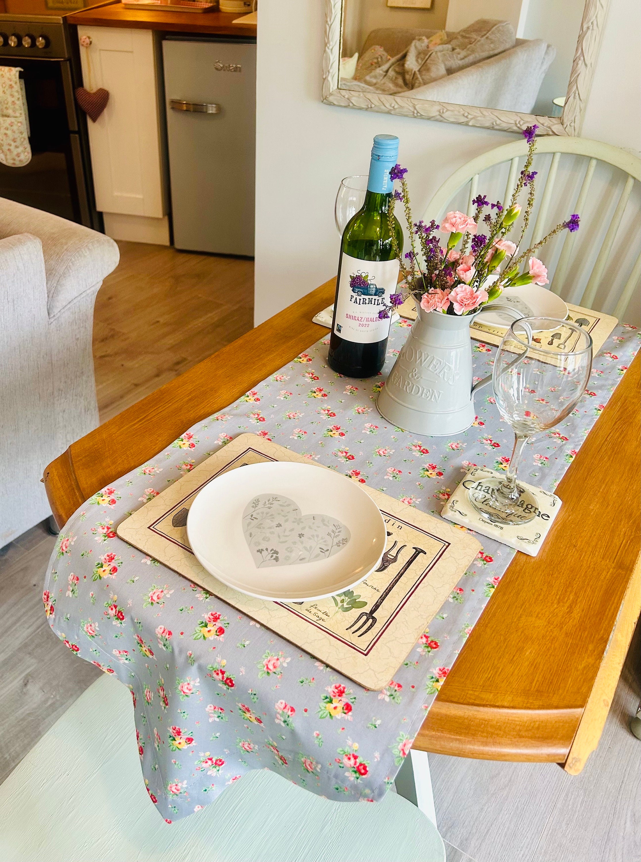 ダリア様　table clothe of cathkidston fabric Cath Kidston, Billie Goes to Town, 100% Cotton Duck Fabric