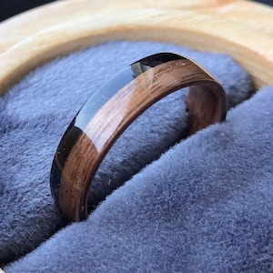 Walnut Wood Ring - Wedding Band - Mens Ring - Wooden Ring - Unique Ring - 5th Anniversary Gift - Boyfriend Gift - For Her - Minimalist Ring