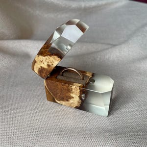 Ringbox aus Holz & Resin