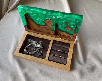 Resin Jewelry Box, Live Edge Wood Ring Organizer, Green Epoxy Box, Custom Vanity Tray, Unique Anniversary Gift for Her, Modern Jewelry Case