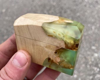 ENGAGEMENT RING BOX