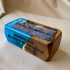 Custom Resin Wood Ring Dish, Gift for Her, Engagement Ring Holder, Wedding Ring Dish, Wedding Gift, Newlywed Gifts, 5th Anniversary Gifts