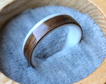 WOOD RING & BOX