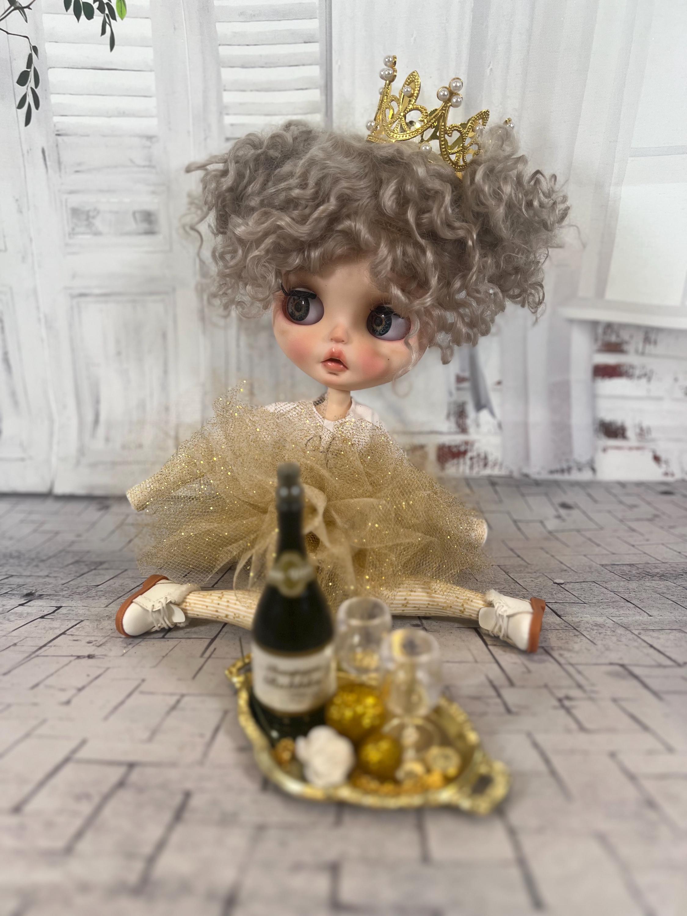 Blythe Doll or Middie sized New Year Set -Shirt, Tutu, Tights & Gold Tray Accessories