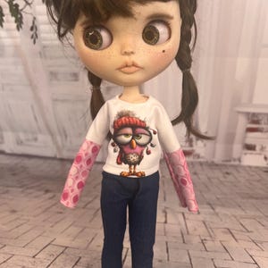 Blythe funny bird Christmas shirt with extra long pink retro printed sleeves