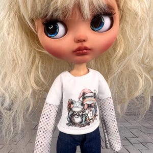 Blythe Christmas Shirt: Frogs with Pink & Blue Dot Sleeves