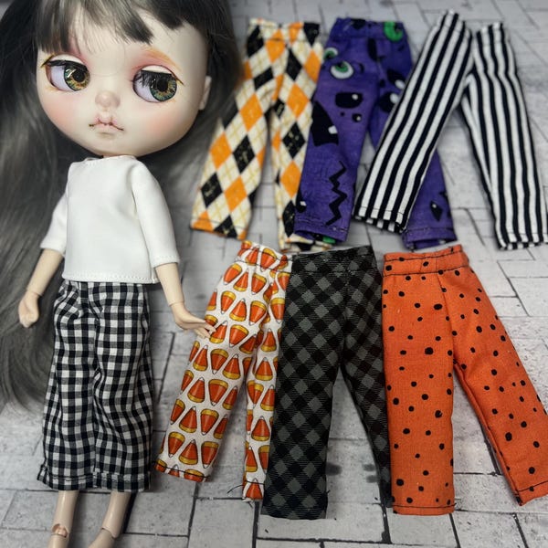 Blythe Halloween pants with elastic waist.  Does not include doll or shirt