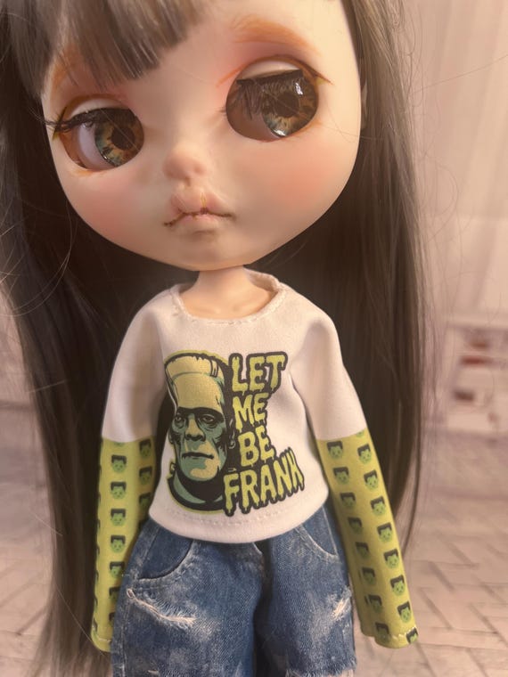 Blythe Frankenstein shirt with extra long sleeves in green