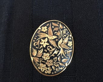 ASIAN MOTIF Pin Brooch Brass Metal 8261 Vintage Victorian