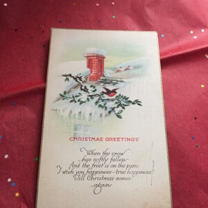 Vintage 1924 Single  Christmas Seasonal Winter Nature Greeting With Bird & Ivy Snow Rooftop Postcard