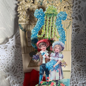 Vintage Large Red Honey Comb 3D Gilt Accent Floral Forget Me Knot Valentine Card Old Pop-Up Valentine Cards/Floral Harp His/Her Figurines